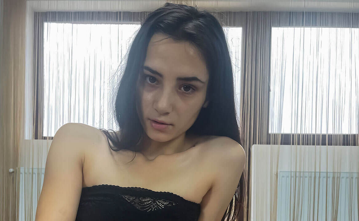 Lay Back And Enjoy This Quick Fuck With A Skinny Brunette - Amateur Brunette Virtual Girlfriend Experience