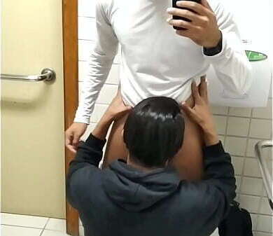 POSSO GOZAR BOCA BANHEIRO ESCOLA?