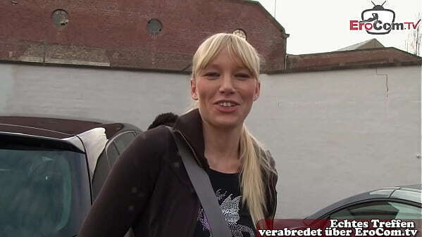 Deutsches Stra&szlig_en Casting einer blonden Schlampe