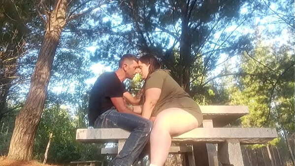 Conozco chica parque,me saca polla pone chuparmela,termino follandola corro dentro