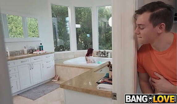 Spying Stepmom Anthony Pierce, Lilian Stone