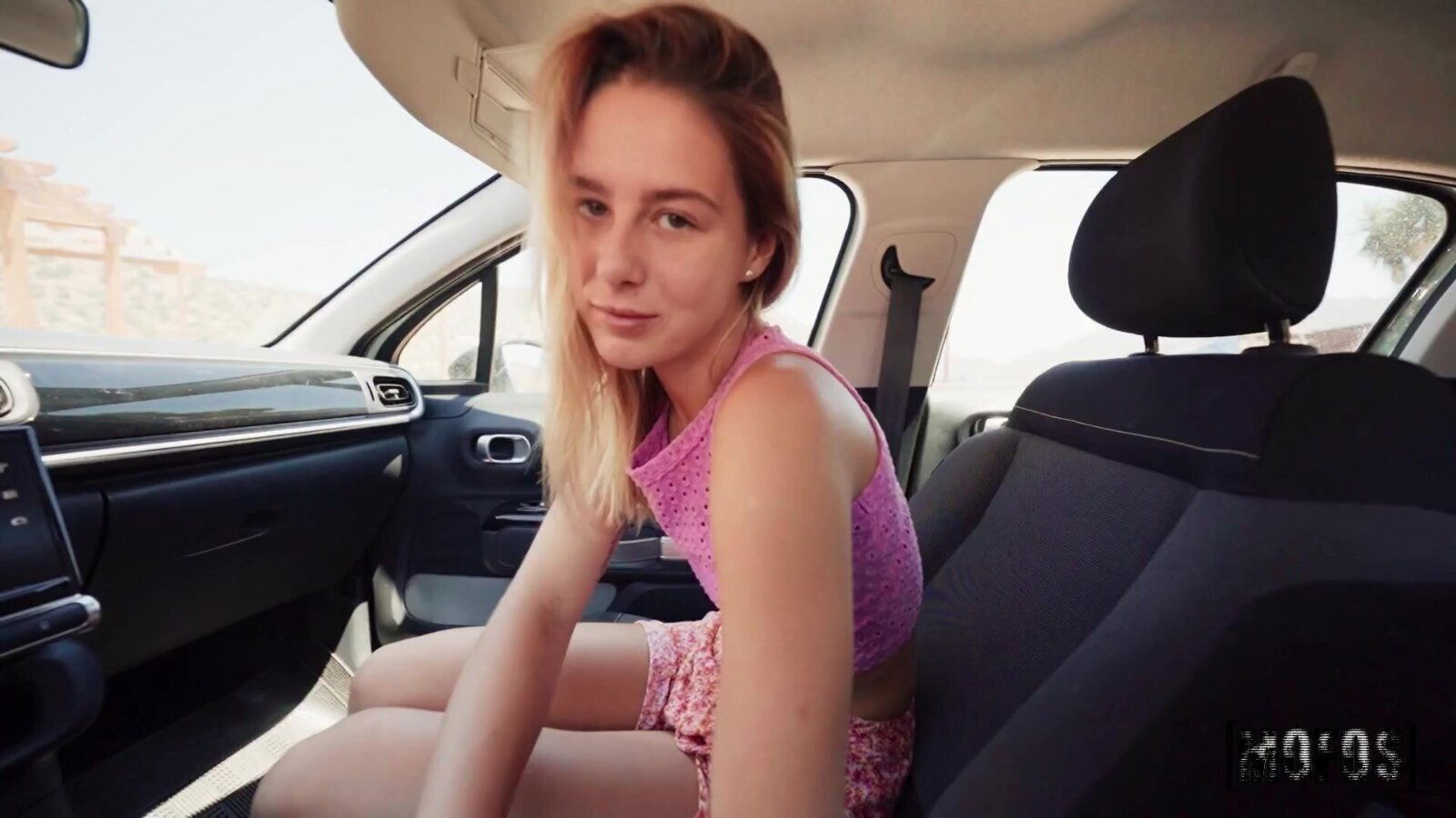 mofos_Kelly Can't Wait Outdoor Action_Kelly Aleman, Daniel Wilson_012401