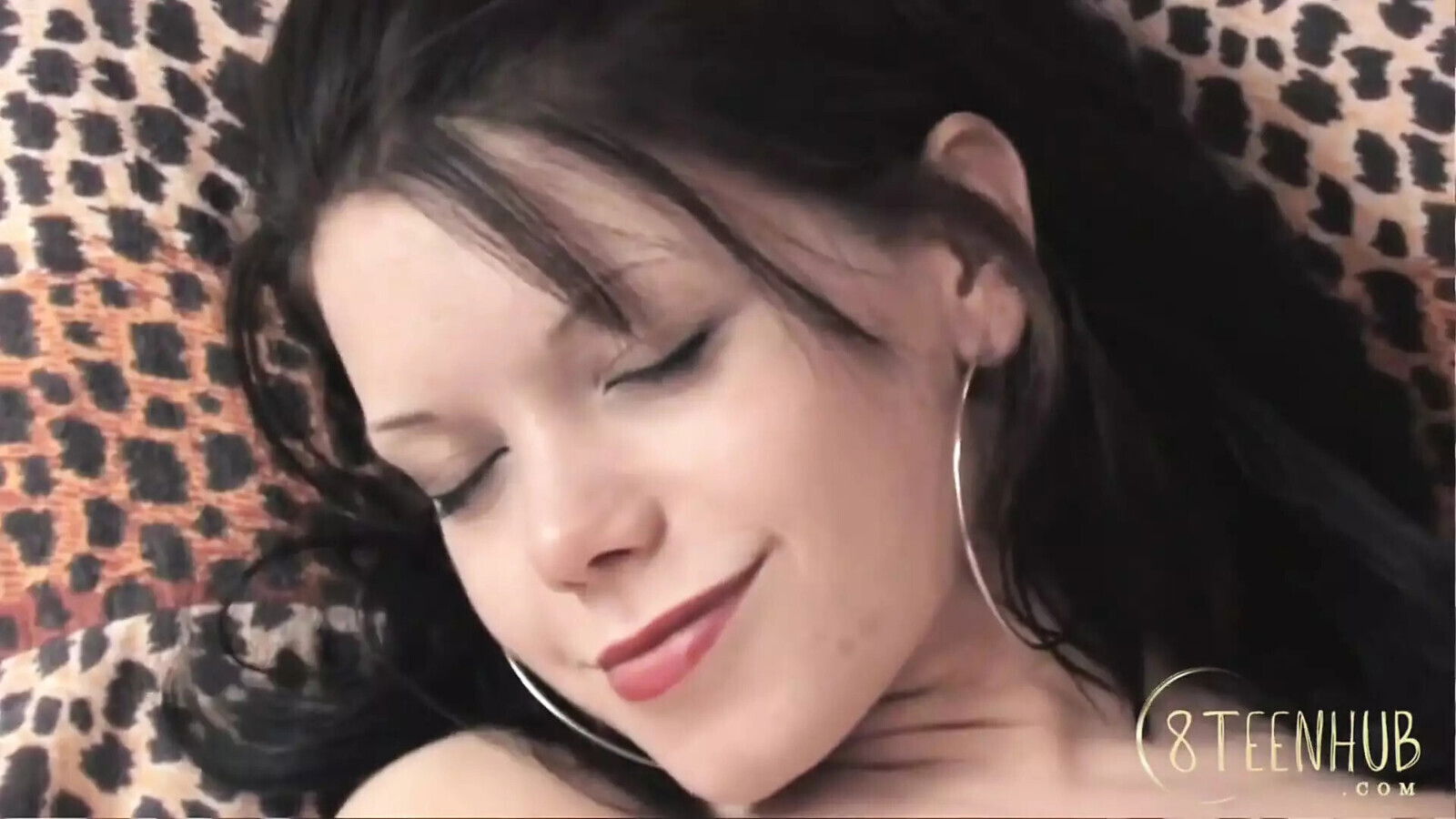 8teenhub Solo Brunette 