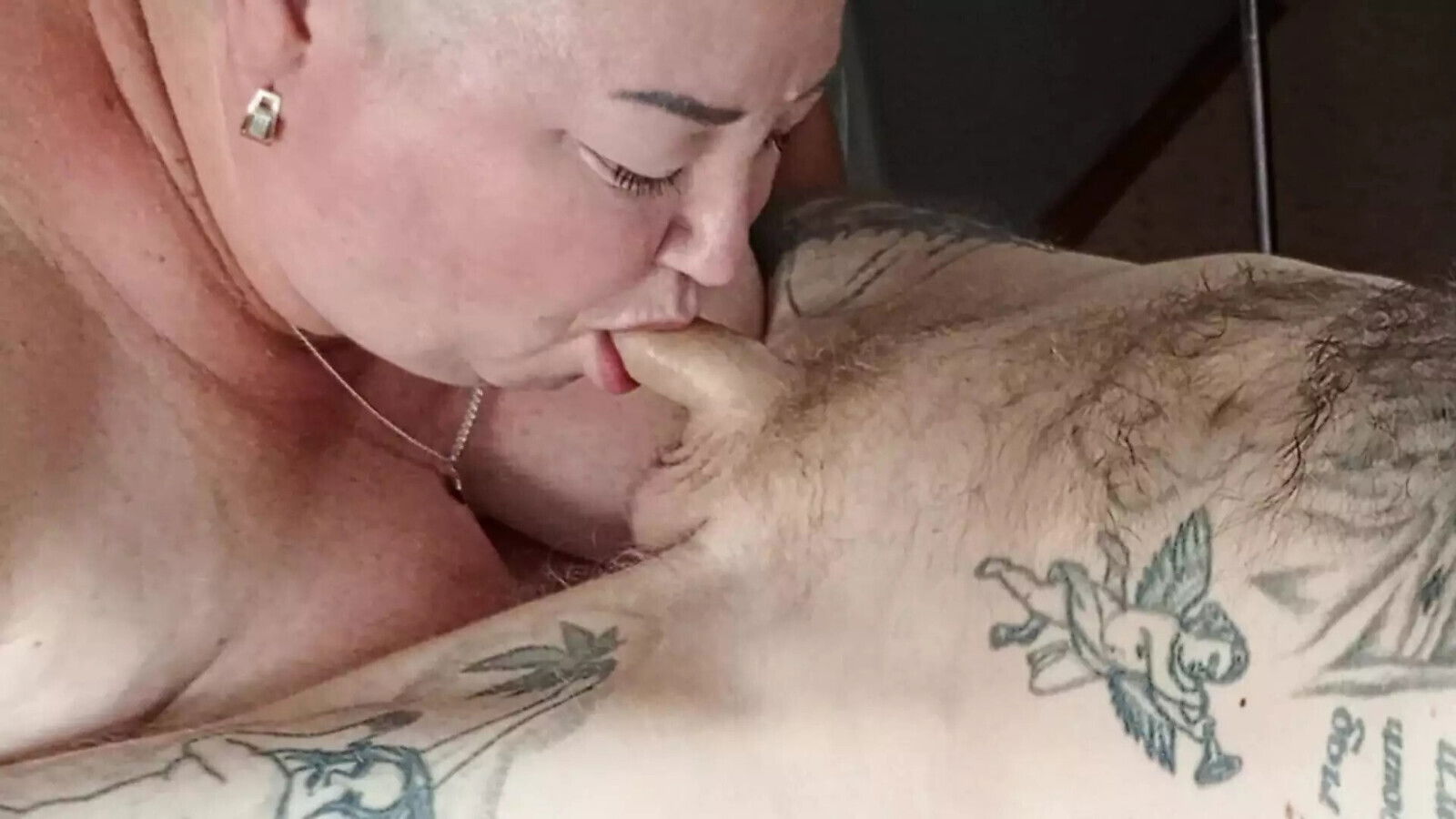 Stepmom sucks jerks dick with hands