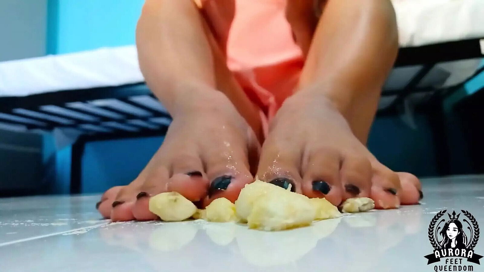 Asmr Banana Crushing