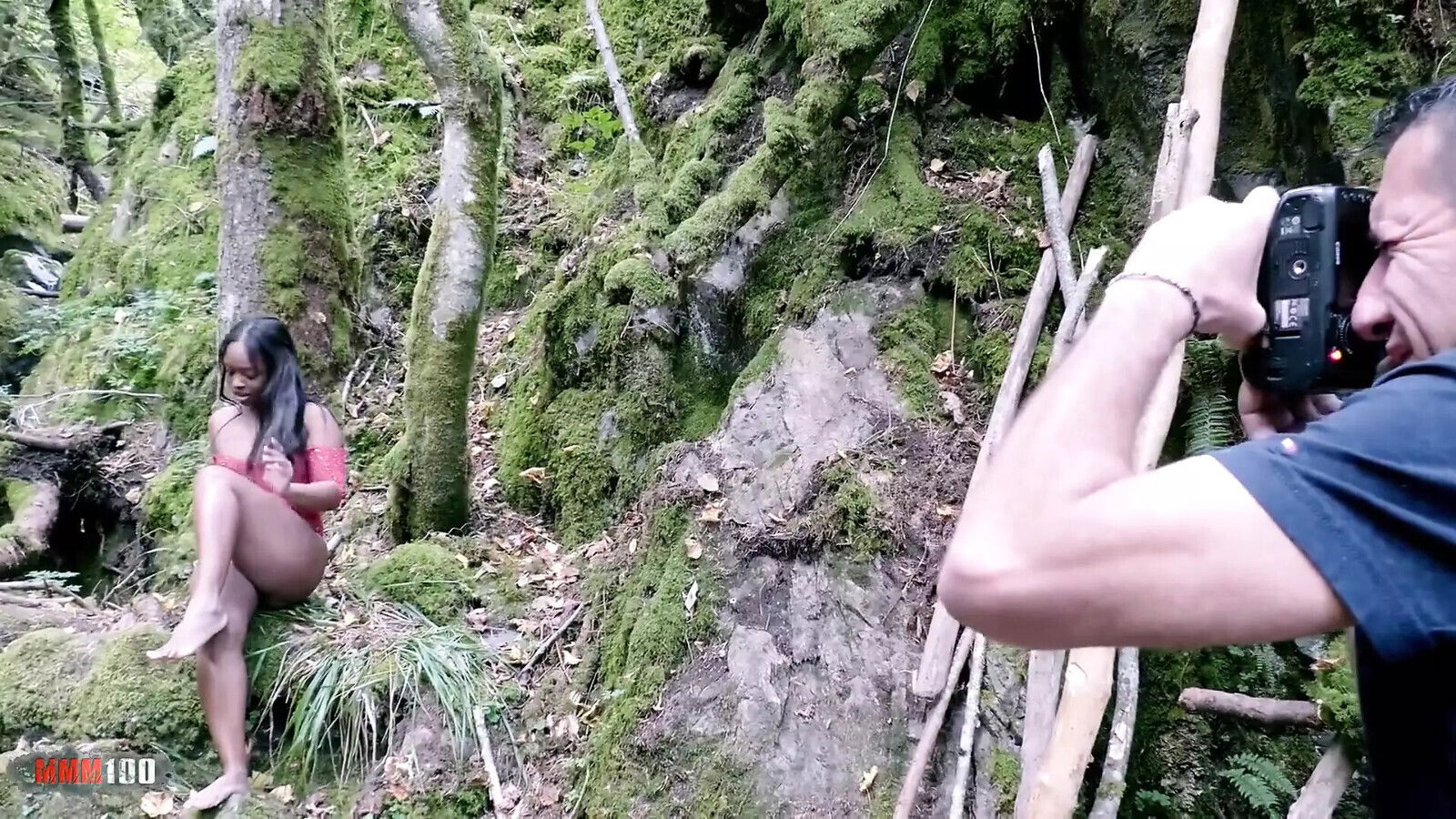 Nikao Feasts Pussy Paris, Beautiful Little Black Colombian During Photoshoot