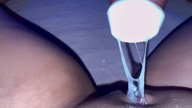 decides give himself pleasure early morning ends with strong orgasm💦