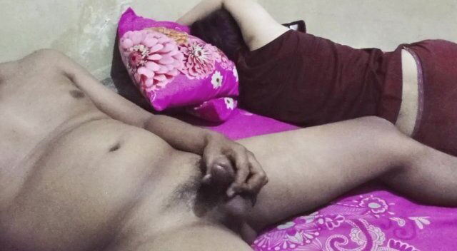 Ngocok kontol belakang pembantu