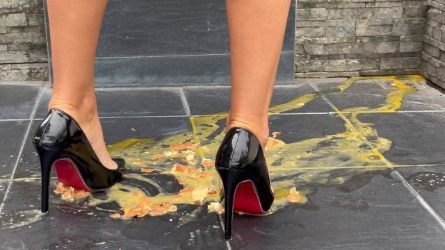 Foot fetish. Hight Heels crush eggs. ASMR