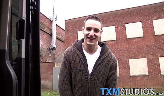 inexperienced British jock blowing threeway