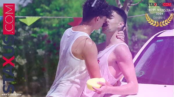 STAXUS washed friend couldn'_t keep together. Awesome