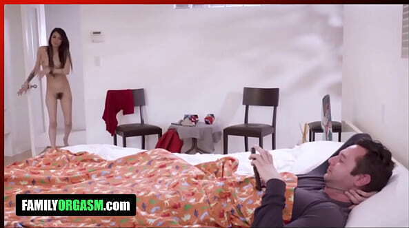 FamilyOrgasm.com Daughter Walking Around Naked