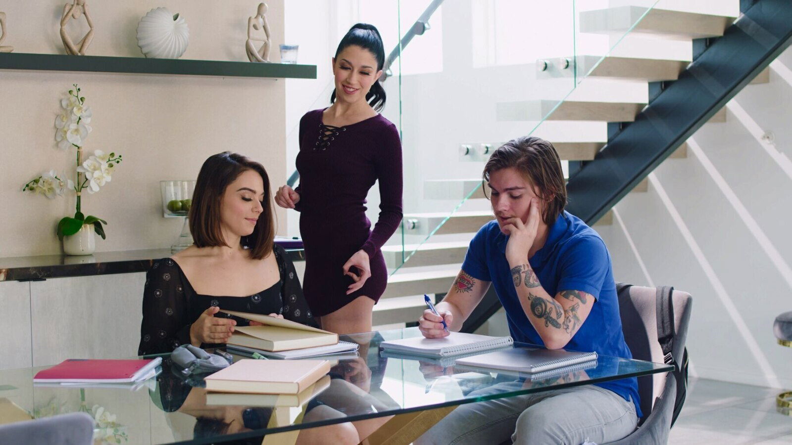 Alex Coal Sophia Burns lick each other's pussy before getting laid