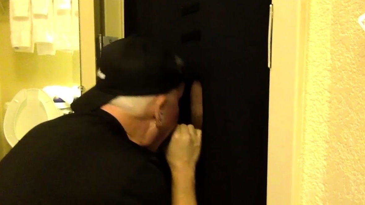 Gloryhole gaydaddy opens mouth dick