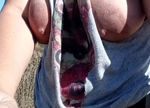 milf flashing public trail