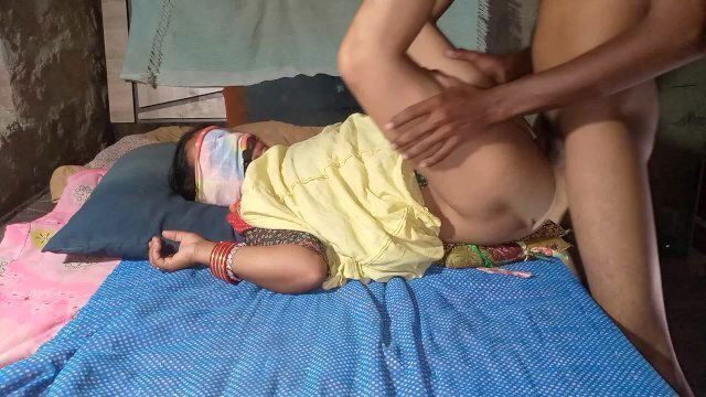 Dhire daliye, virgin Desi school girl talking dirty hindi losing