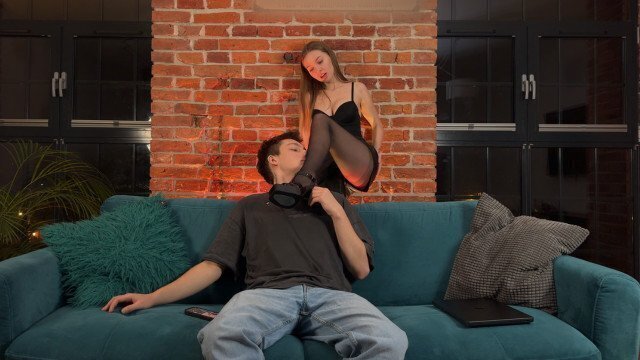 Goddess gives licking shoes gets feet