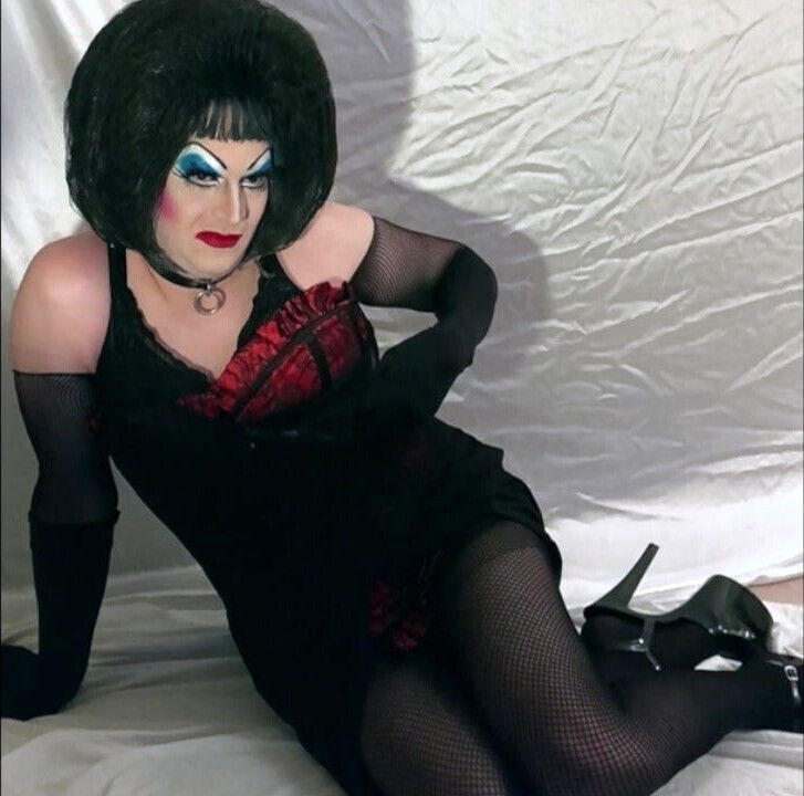 Drag Queen Slut undress plugs