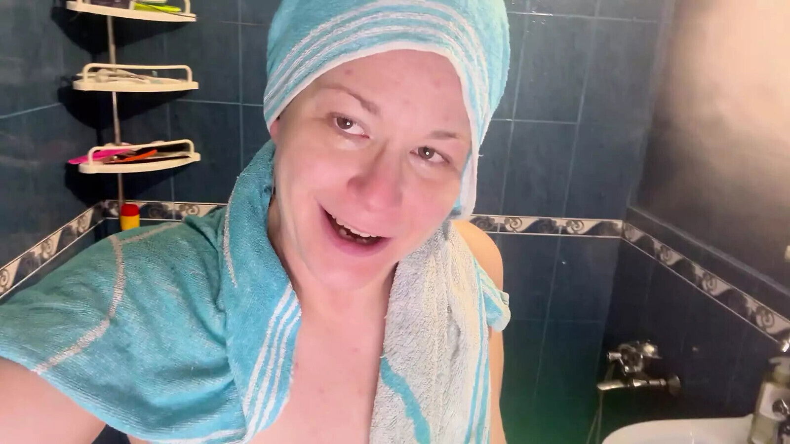 Sexy shower madturbate wirh shower head shampoo tube