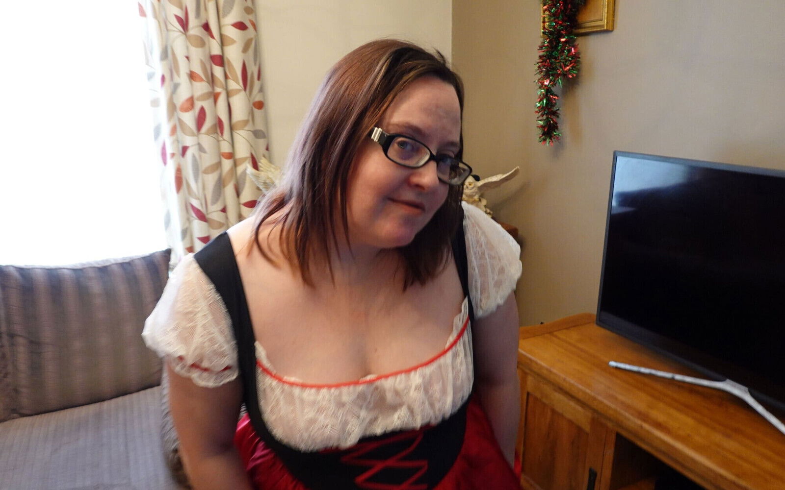 Wench Playing with Boobs