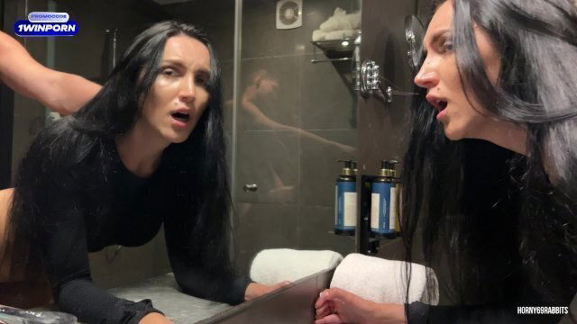 Personal fitness trainer fucks goer motivate workout