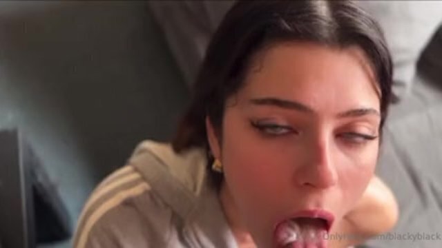 Mamada amateur gótica azules teen (pov)