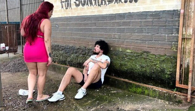 Ajudei morador minha boca bucetinha quente