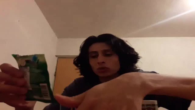 Probando Aguitas Sabor Piña Colada