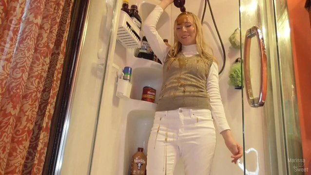 Marissa Sweet's First Time Sploshing Gets Messy