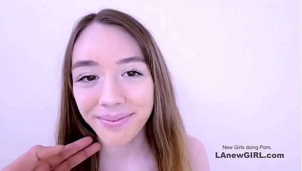 Super Cute Teen Skilled Sucking Hard Video