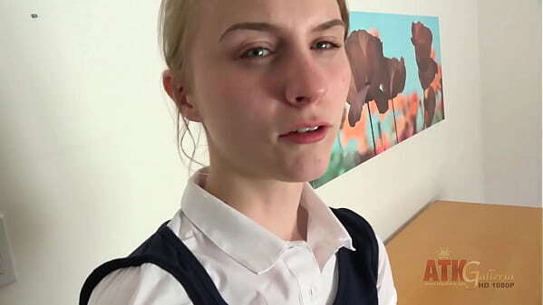 Sexy fuckable weirdo Charlotte Carmen Performance