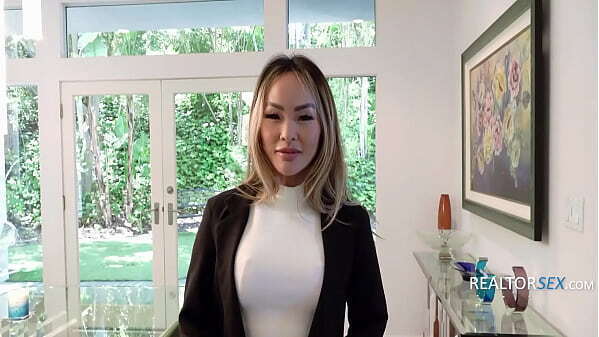 Dont Need Second Opinion (starts stripping)