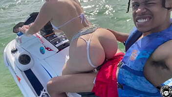 klaps Valerie jetski