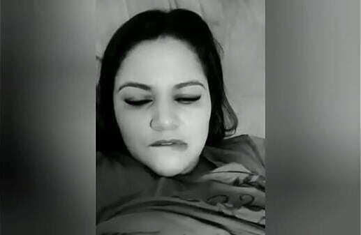 Ordenhando leite minhas tetas, quem curte lacta&ccedil_&atilde_o, brinquei muito nessa fase amigos marido