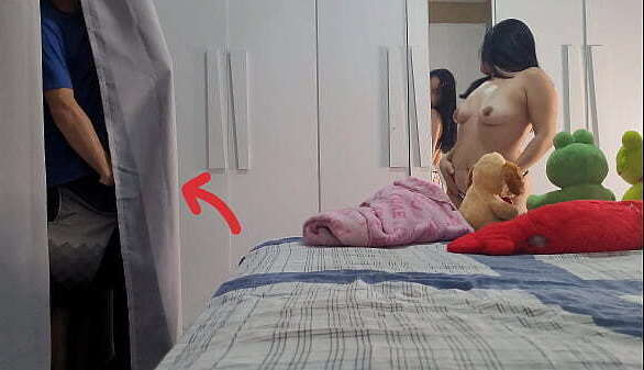 meia-irma ajuda meio-irm&atilde_o punheta