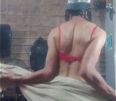 Cdzinha safada s&oacute_ toalha