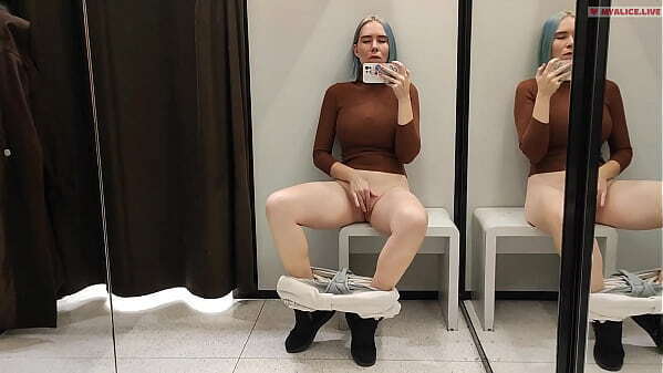 Risky masturbation fitting room mall. wanted take risk quick orgasm fucking myself fitting