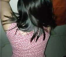 Mi prima-esposa sigue sin poder dormir. Me pide que se la meta para relajarse.