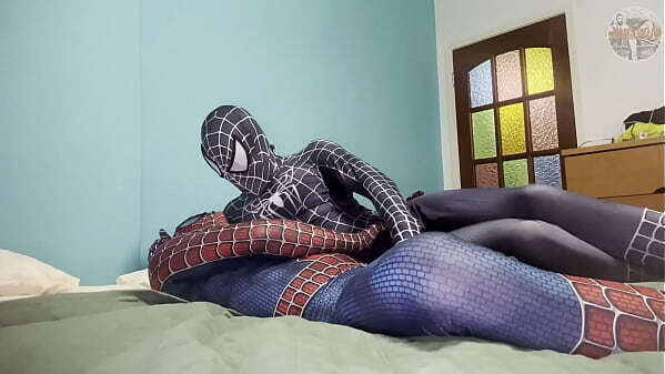 FESTINHA FANTASIA RENDEU FODA ENTRE HEROIS