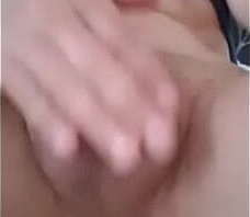 Jugando un rato con mi verga !