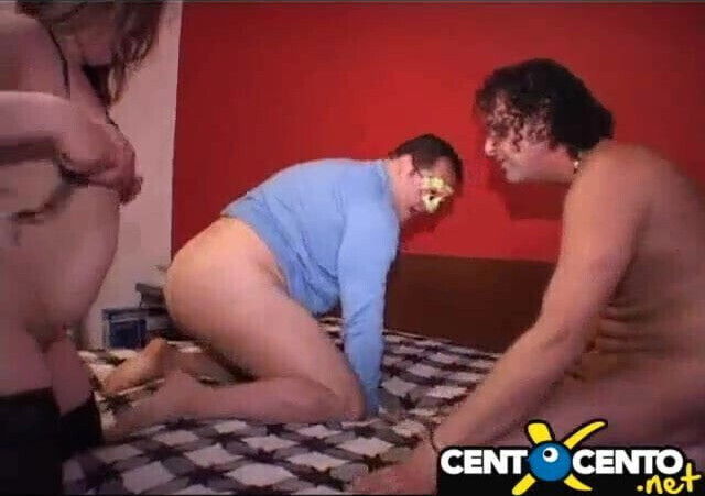 Noemi Modena marito cuckold! Gode culo