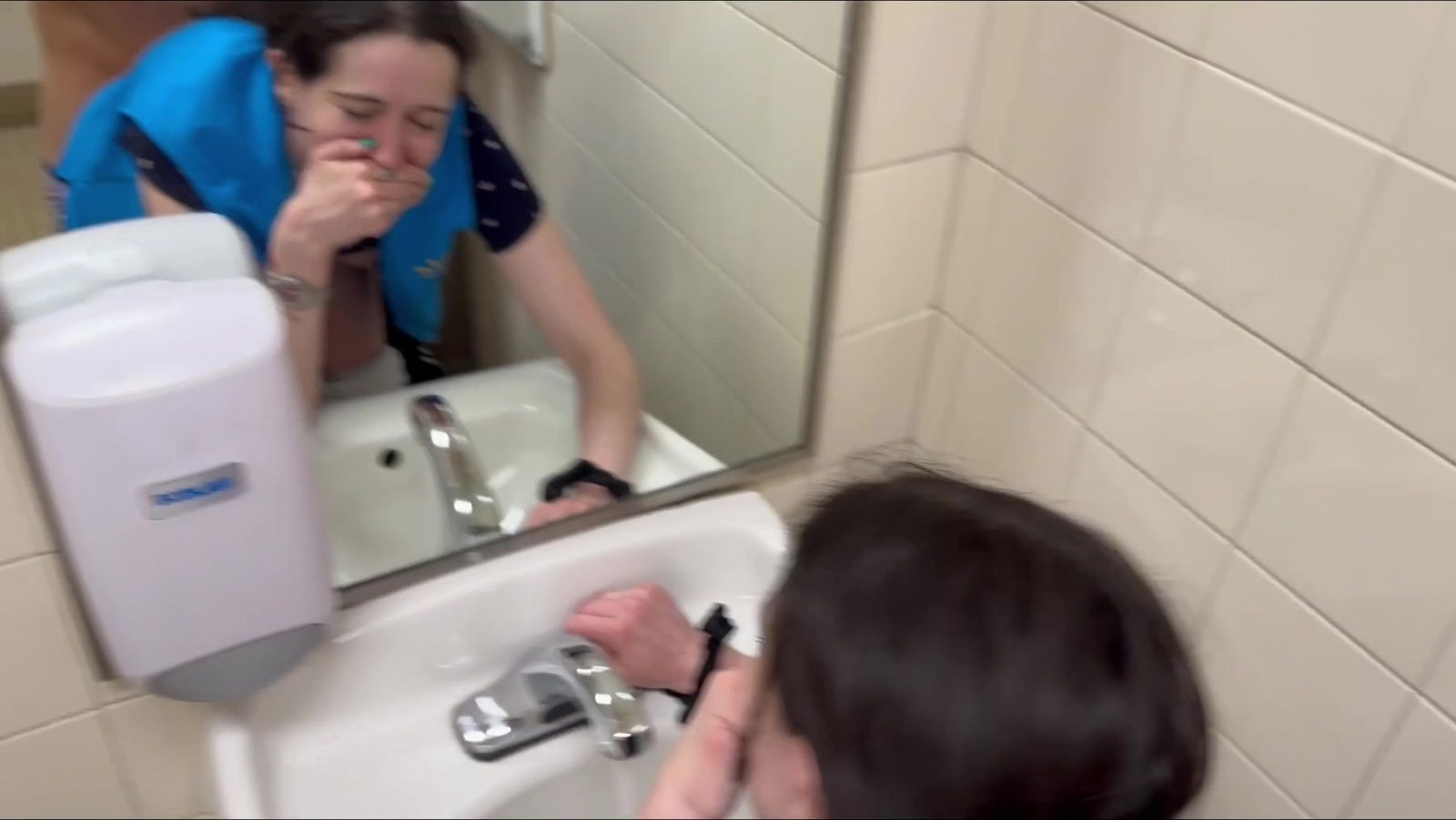 Brunette pussy fucked family bathroom work