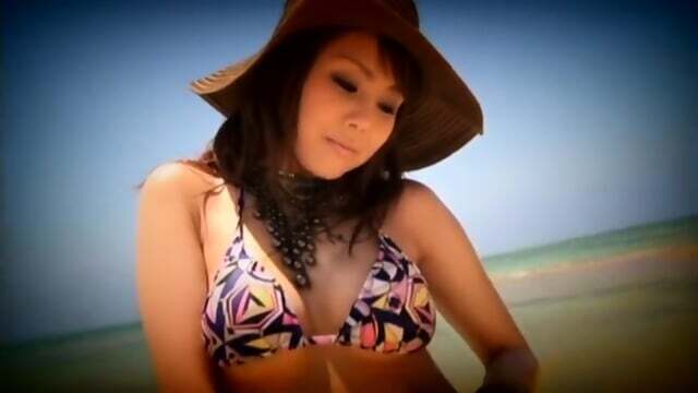 Seducing gals summer beach (nonFX)