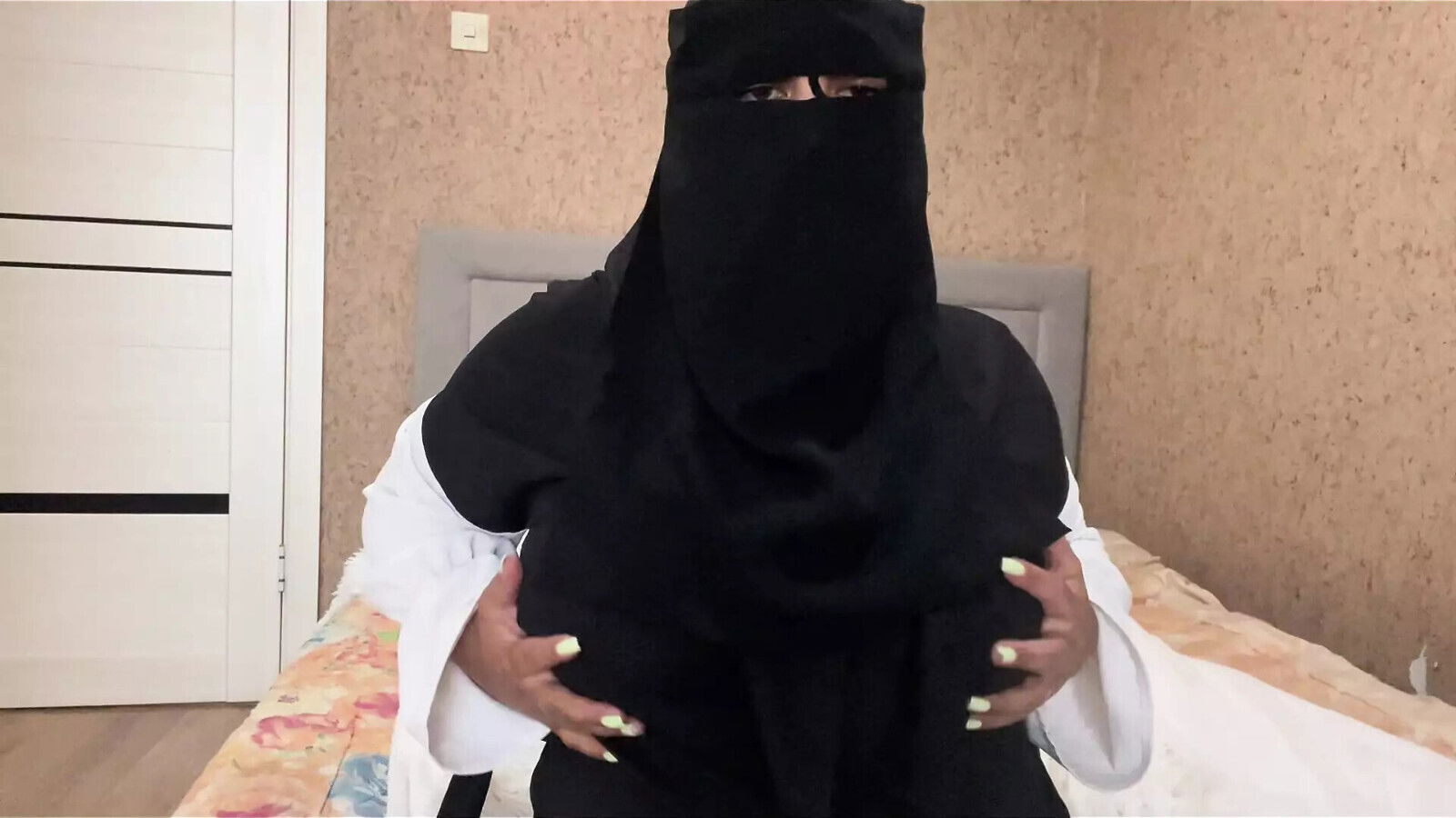 Jasmine friend's wife hijab without panties