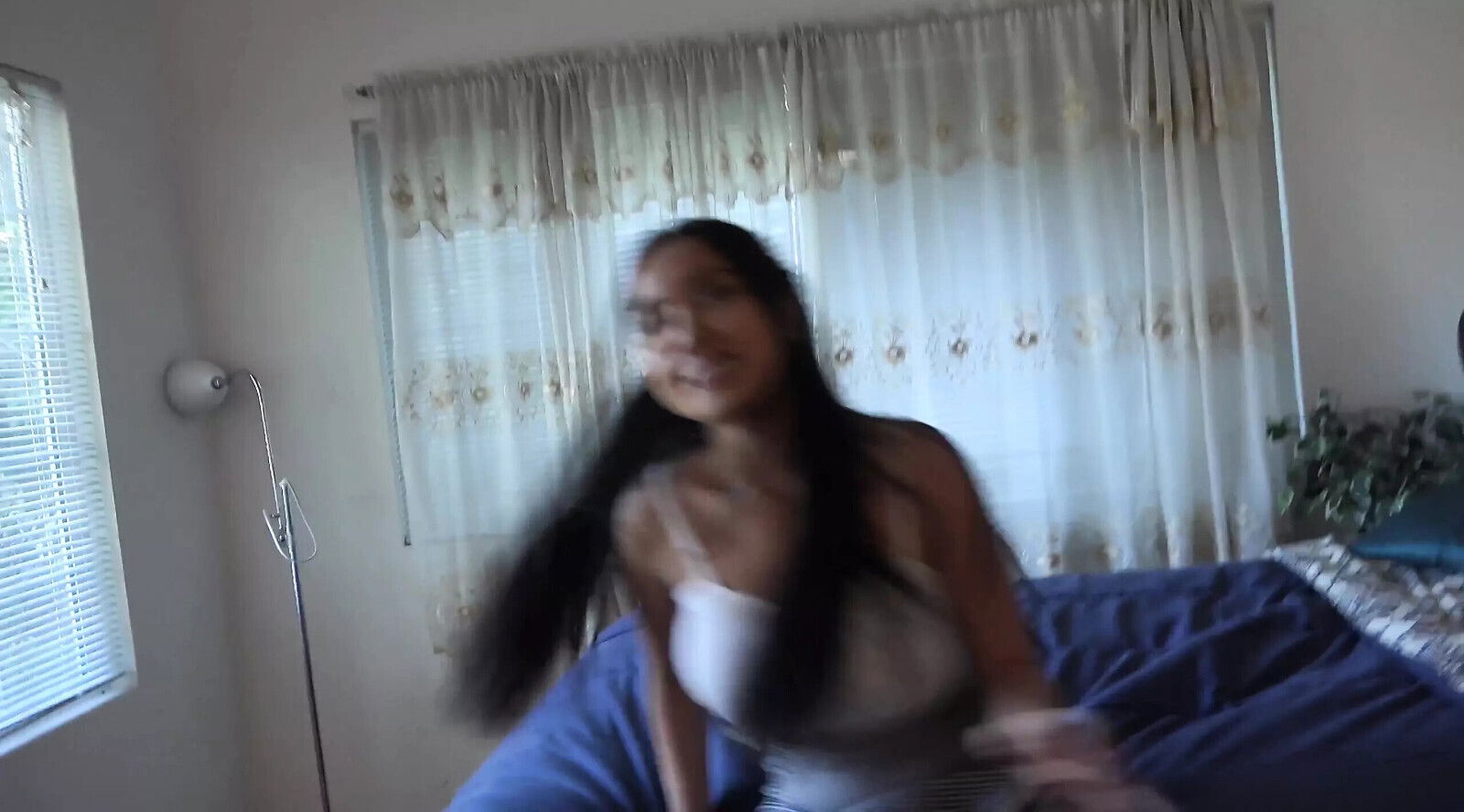 Luna Wants Your Holes