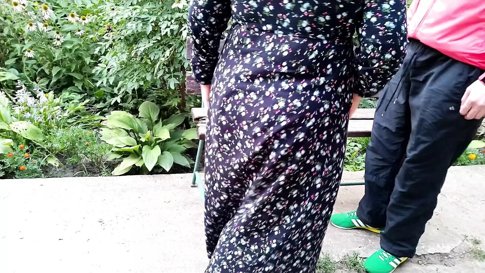 Slutty mother-in-law nylon pantyhose takes piss gives golden shower