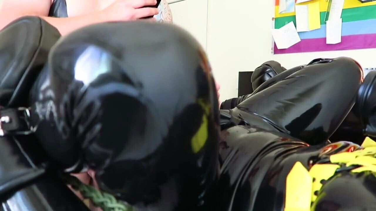 Latex play fisting attempt fucking