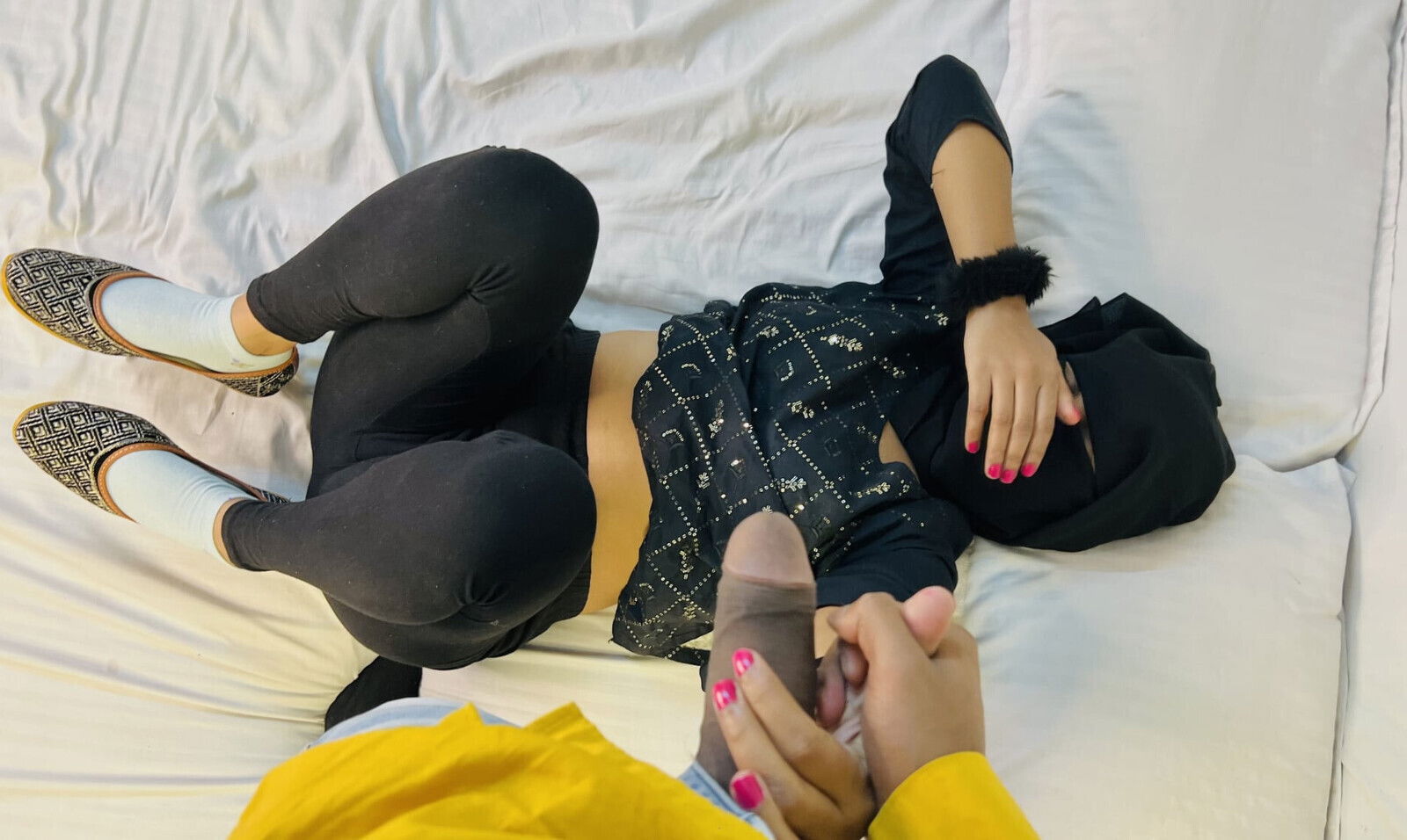 Muslim girl Hindu boy sex hard fucking deep blowjob by office boss clearly visible Hindi audio