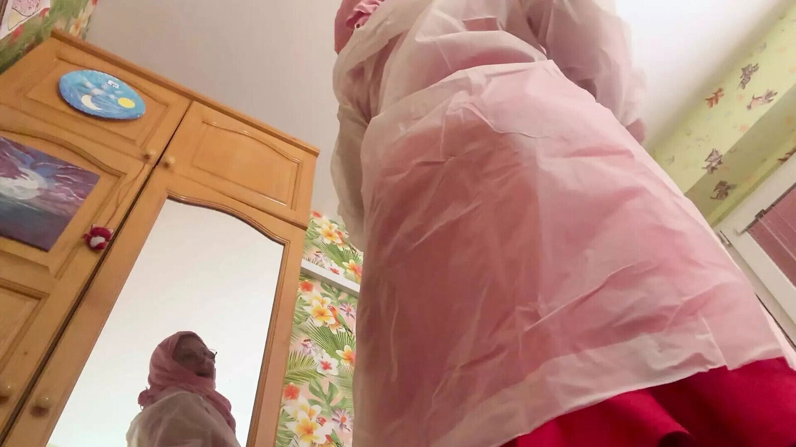 Queen from Orient fuck dildos mirror