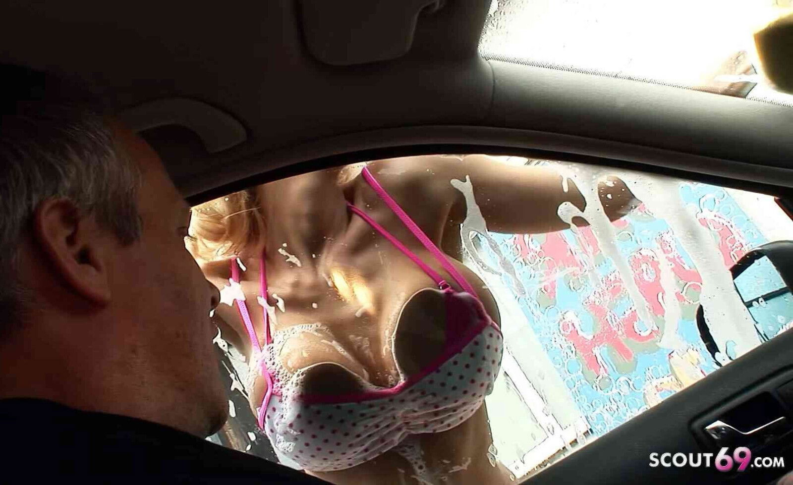 Bombshell Antonia Deona give extra Service client Soap Wash